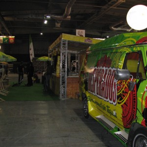 Et le petit bar qui va avec pour se désaltérer Et le petit bar qui va avec pour se désaltérer